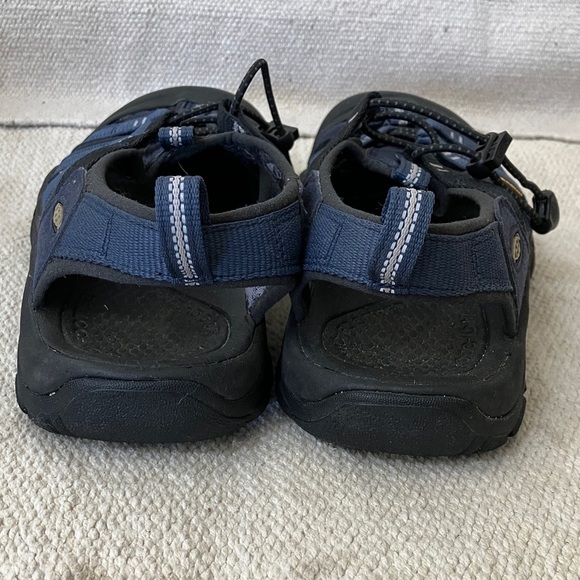 Keen men’s size 7.5 (8.5 women’s)  Blue rubber Sandals - Picture 3 of 16